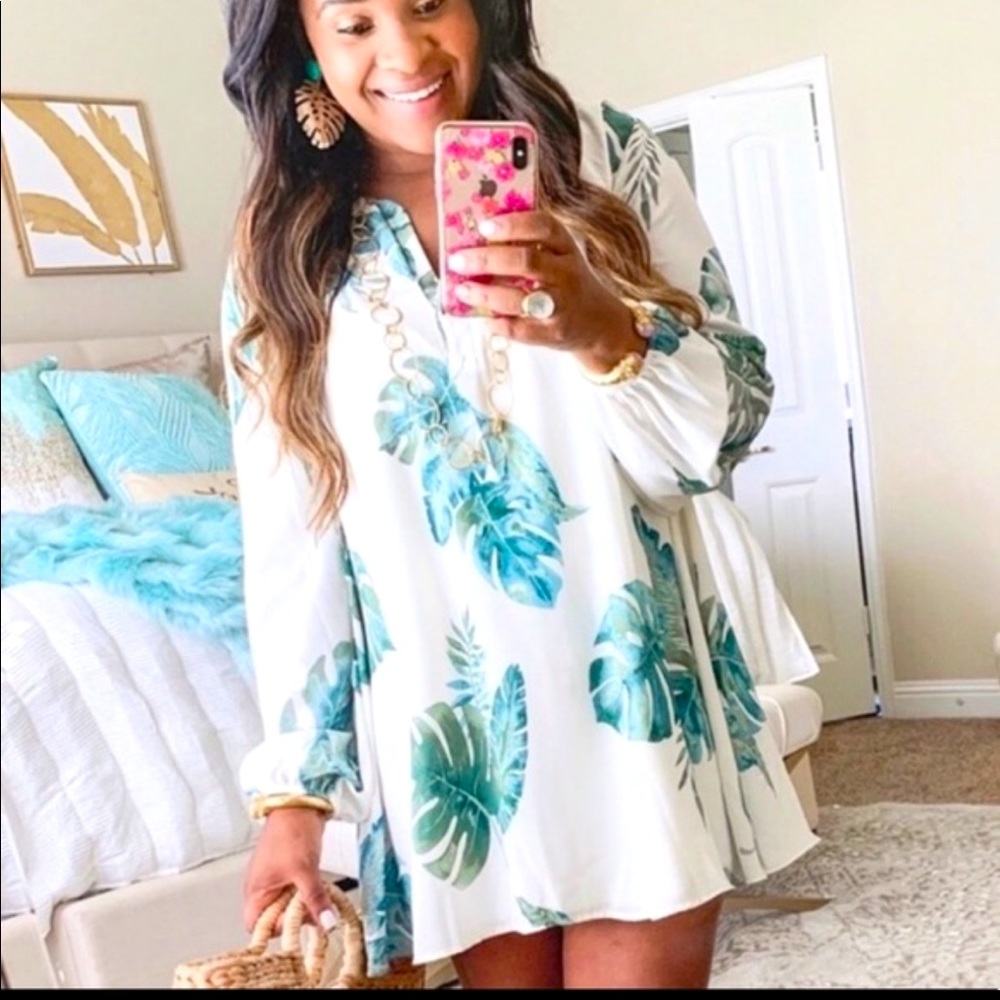 Flowing long sleeve lightweight dress